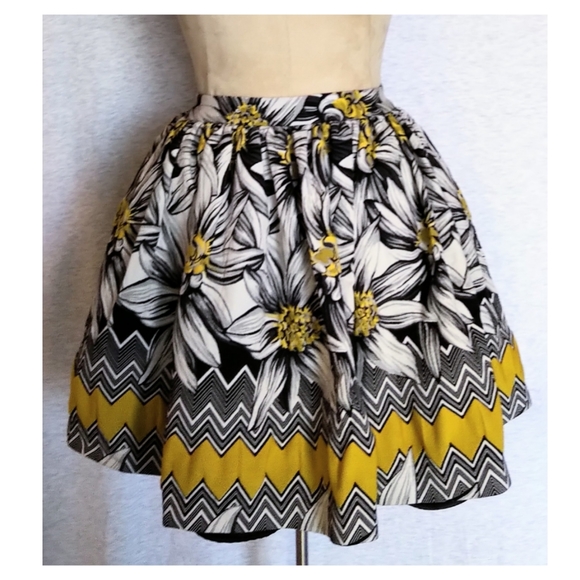 Alice + Olivia Tania Jacquard Pleated Pouf Skirt - Picture 2 of 8